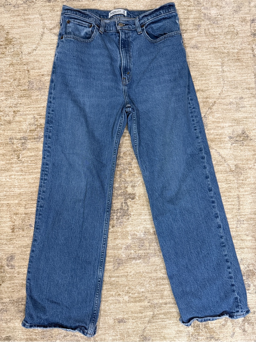 Abercrombie & Fitch Women's “The 90’s High-Rise Relaxed Jean - 29/8 Short
